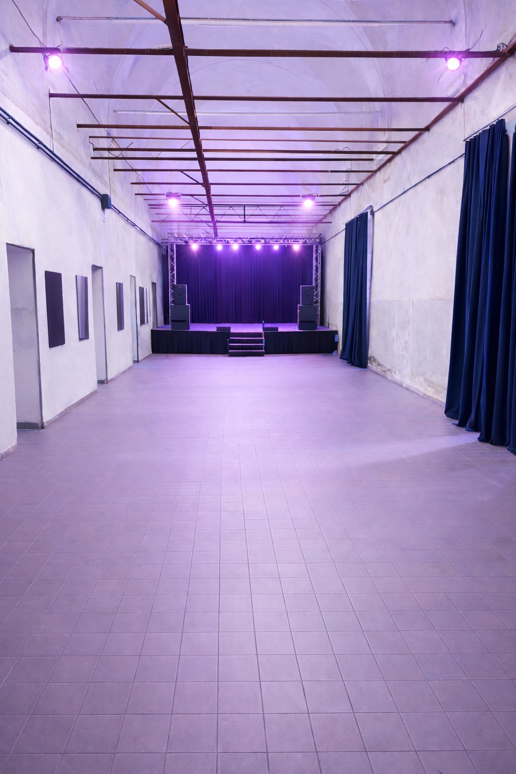 La Santissima venue